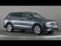 Begagnad VW Tiguan Life 2023 Grå SUV
