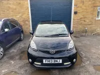 Gebraucht Toyota Aygo 67 PS (49 kW) 2013 Schwarz Kleinwagen