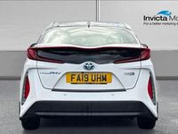 Used Toyota Prius 122 HP (89 kW) 2019 White Hatchback
