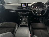 Used Audi Q5 Black Edition 190 HP (139 kW) 2020 White SUV