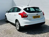Used Ford Focus Zetec 125 HP (91 kW) 2012 White Hatchback