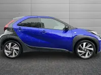 Used Toyota Aygo X 72 HP (52 kW) 2023 Juniper blue with black SUV