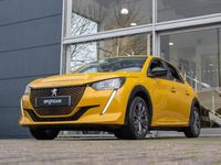 Used Peugeot e-208 Allure Premium 98 kW (134 HP) 2022 Yellow Hatchback
