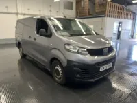 Usado Fiat Scudo 145 HP (106 kW) 2022 Cinzento Van