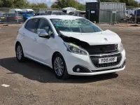 Used Peugeot 208 Allure 2015 White Hatchback