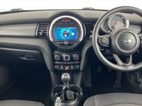 Begagnad Mini Cooper Classic 136 HK (100 kW) 2020 Vit Halvkombi