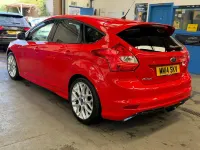 Used Ford Focus Zetec 180 HP (132 kW) 2014 Red Hatchback