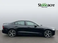 Usado Volvo S60 Plus 250 HP (183 kW) 2023 Preto Sedan