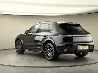 Używany Porsche Macan 380 KM (279 kW) 2023 Czarny SUV