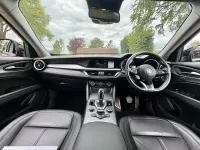 Begagnad Alfa Romeo Stelvio Sprint 200 HK (147 kW) 2022 Svart SUV