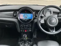 Usado Mini Cooper Exclusive 134 CV (98 kW) 2022 Amarillo Utilitario