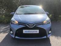 Used Toyota Yaris 99 HP (72 kW) 2015 Blue Hatchback