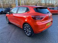 Used Renault Clio V Evolution 90 HP (66 kW) 2023 Orange  Hatchback