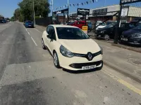 Used Renault Clio Dynamique 90 HP (66 kW) 2015 Cream Hatchback