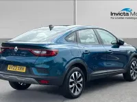 Used Renault Arkana Evolution 138 HP (101 kW) 2023 Zanzibar blue SUV