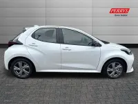 Ny Mazda 2 Exclusive-Line 114 HK (83 kW) 2025 Vit Halvkombi