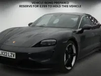 Usado Porsche Taycan Performance Package 419 kW (571 HP) 2022 Preto Sedan