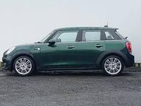 Begagnad Mini Cooper 136 HK (100 kW) 2016 Grön Halvkombi