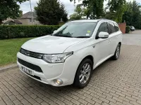 Used Mitsubishi Outlander P-HEV 2015 White Estate