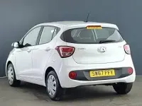 Used Hyundai i10 SE 66 HP (48 kW) 2017 White Hatchback