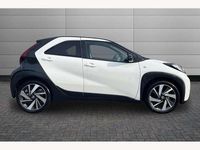 Used Toyota Aygo X 72 HP (52 kW) 2024 Pure white with black SUV