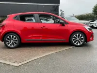 Used Renault Clio Evolution 90 HP (66 kW) 2023 Red Hatchback
