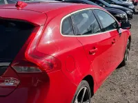 Używany Volvo V40 R-Design 115 KM (84 kW) 2013 Czerwony Hatchback