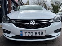 Used Vauxhall Astra SRi 150 HP (110 kW) 2018 White Hatchback