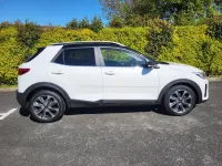 Gebraucht Kia Stonic 118 PS (86 kW) 2023 Weiß SUV