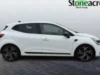 Used Renault Clio Engineered 145 HP (106 kW) 2023 White Hatchback