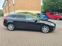 Usado Volvo V60 SE Lux 181 HP (133 kW) 2014 Preto Carrinha