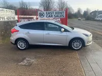 Usado Ford Focus Zetec 120 HP (88 kW) 2017 Prateado Citadino