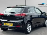 Used Hyundai i20 SE 84 HP (61 kW) 2017 Phantom black metallic Hatchback