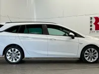 Used Vauxhall Astra Design Edition 105 HP (77 kW) 2018 White Estate