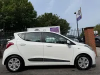 Used Hyundai i10 SE 83 HP (61 kW) 2014 White Hatchback