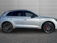 Usado Audi Q5 Comfort 204 HP (150 kW) 2023 Prateado SUV