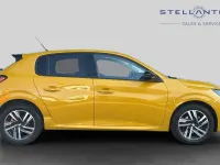 Used Peugeot 208 Allure+ 99 HP (72 kW) 2023 Yellow Hatchback