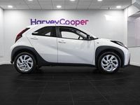 Used Toyota Aygo X PURE 72 HP (52 kW) 2022 White SUV