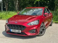 Used Ford Focus ST-Line X 120 HP (88 kW) 2019 Red Hatchback