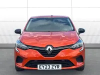 Used Renault Clio Evolution 90 HP (66 kW) 2023 Orange Hatchback