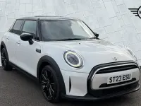 Używany Mini Cooper Exclusive 134 KM (98 kW) 2023 Biały Hatchback