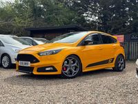 Used Ford Focus ST 250 HP (183 kW) 2016 Yellow Hatchback