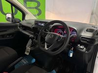 Used Vauxhall Combo 100 HP (73 kW) 2022 White MPV