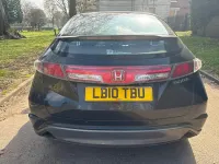 Begagnad Honda Civic EX 140 HK (102 kW) 2009 Svart Halvkombi