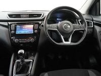 Used Nissan Qashqai Acenta 115 HP (84 kW) 2018 Red SUV