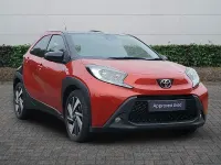 Usado Toyota Aygo X 72 HP (52 kW) 2023 Vermelho SUV