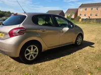 Used Peugeot 208 Active 82 HP (60 kW) 2013 Pink Hatchback