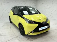 Begagnad Toyota Aygo X-cite 68 HK (50 kW) 2017 Gul Halvkombi