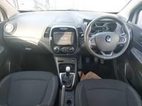 Used Renault Captur Iconic 90 HP (66 kW) 2018 Silver SUV