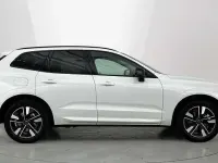 Używany Volvo XC60 Plus 247 KM (181 kW) 2025 Biały SUV